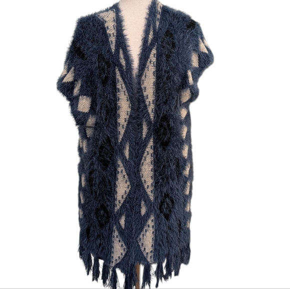 Code Women's Sleeveless Cardigan - Picture 2 of 9